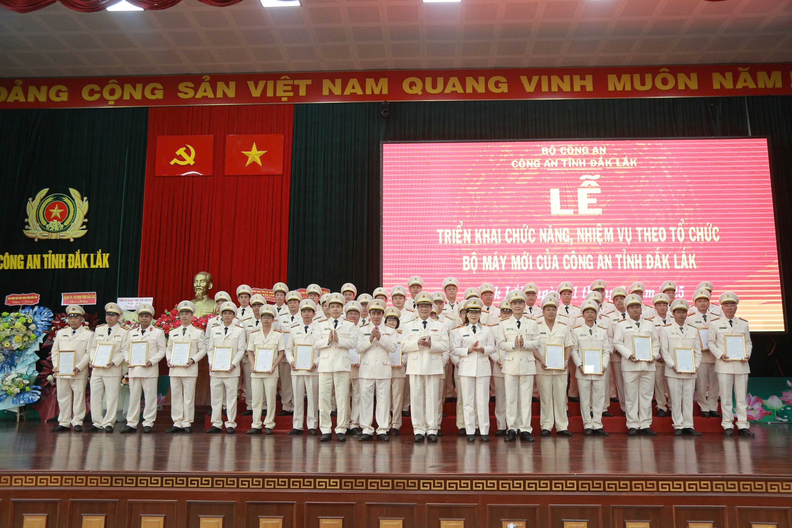 Công an tỉnh Đắk Lắk tổ chức Lễ bàn giao - tiếp nhận  và triển khai chức năng, nhiệm vụ theo tổ chức bộ máy mới