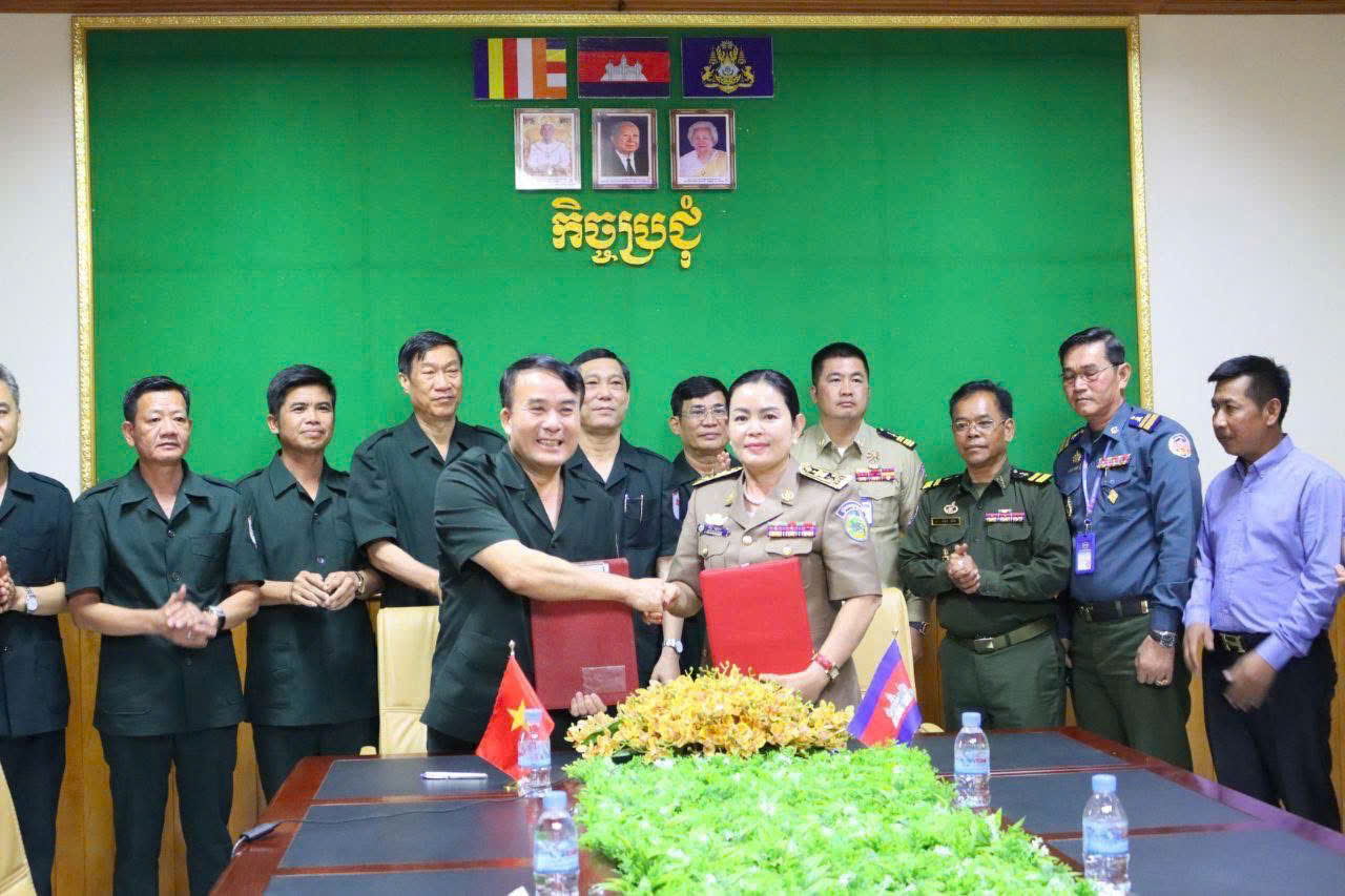 Đắk Lắk (Việt Nam) và Mondulkiri (Campuchia) hội đàm về công tác đón nhận, hồi hương hài cốt liệt sĩ mùa khô 2024 - 2025