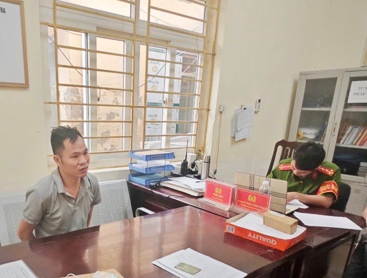Bắt giữ đối tượng đặc biệt nguy hiểm trốn thi hành án tội “tham ô tài sản”