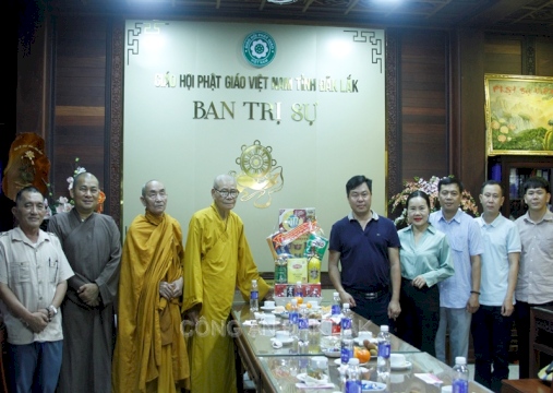 Công an tỉnh Đắk Lắk thăm, chúc mừng các cơ sở Phật giáo nhân dịp Đại lễ Vesak Liên Hợp Quốc và lễ Phật đản PL.2569 năm 2025