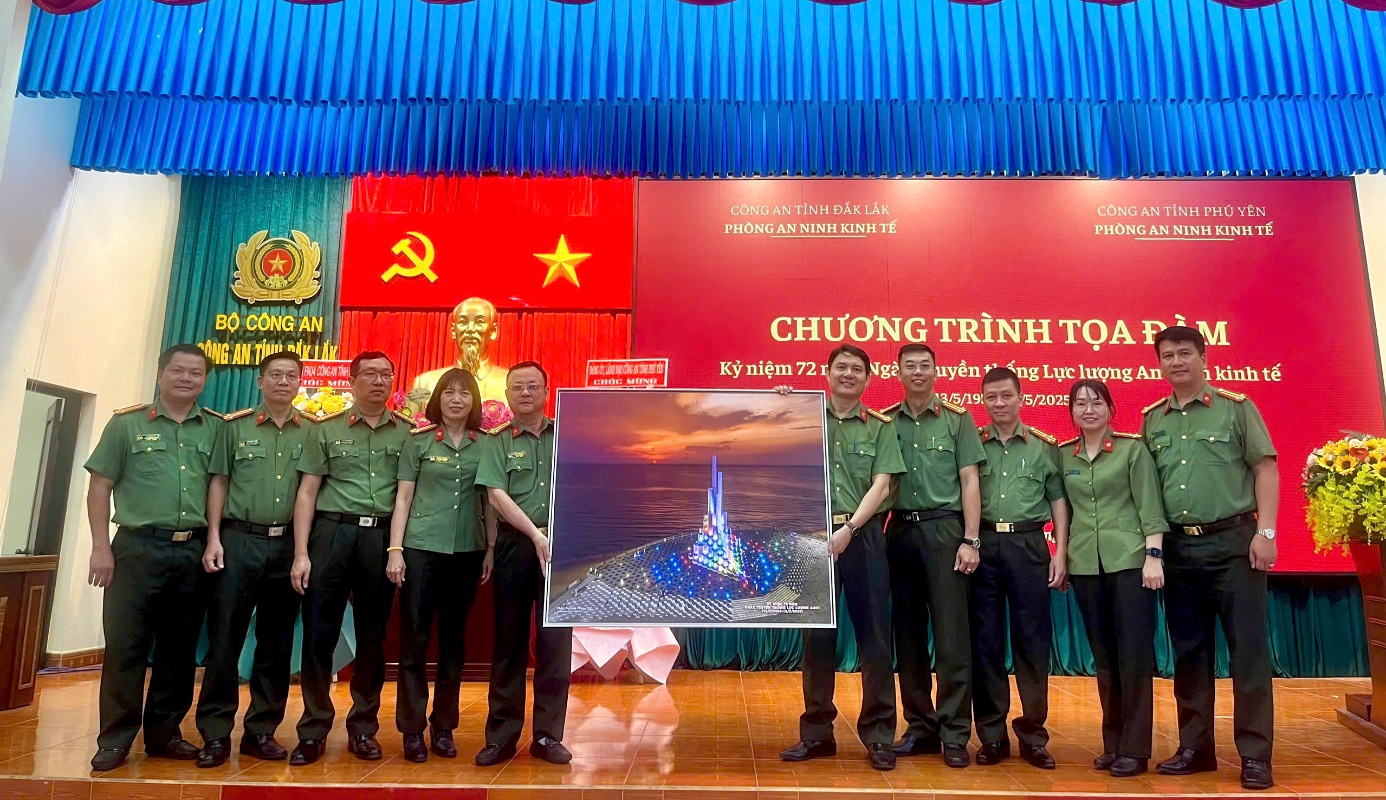 Phòng An ninh kinh tế tổ chức các hoạt động kỷ niệm 72 năm Ngày truyền thống vẻ vang của lực lượng An ninh kinh tế (13/5/1953 - 13/5/2025)