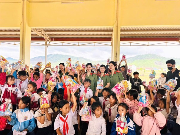 Cơ quan Ủy ban kiểm tra Đảng ủy Công an tỉnh tổ chức hoạt động hướng tới kỷ niệm 80 năm Ngày truyền thống lực lượng Công an nhân dân (19/8/1945 - 19/8/2025)