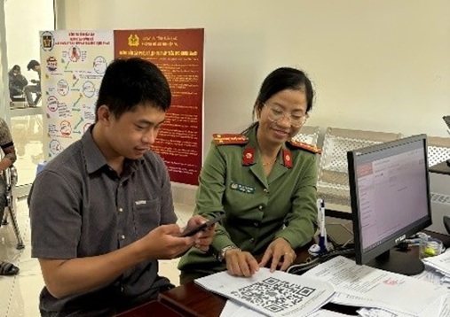 Phòng Hồ sơ nghiệp vụ khảo sát lấy ý kiến đo lường sự hài lòng của người dân, tổ chức trong giải quyết thủ tục hành chính cấp Phiếu Lý lịch tư pháp