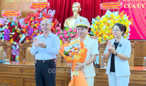 Công an tỉnh Đắk Lắk tổ chức lễ thông báo, công bố Quyết định của Bộ Trưởng Bộ công an và Giám đốc Công an tỉnh về tổ chức, cán bộ theo Nghị quyết của Ủy ban Thường vụ Quốc hội về sắp xếp đơn vị hành chính cấp tỉnh, cấp xã