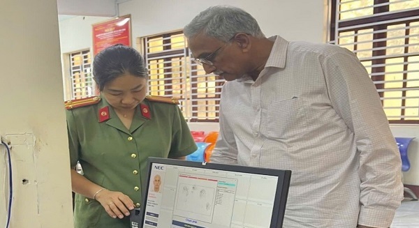 Phòng Quản lý xuất nhập cảnh cấp định danh điện tử mức độ 2 cho  người nước ngoài cư trú trên địa bàn tỉnh Đắk Lắk
