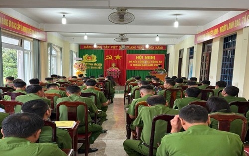 Trại tạm giam số 1 công an tỉnh Đắk Lắk tổ chức sơ kết công tác công an 6 tháng đầu năm 2025