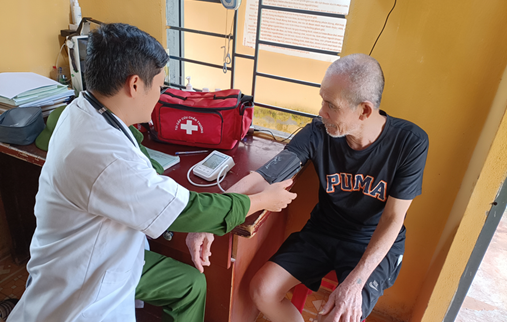 Trại tạm giam số 1 Công an tỉnh Đắk Lắk thường xuyên khám chữa bệnh, quan tâm sức khỏe của can phạm nhân