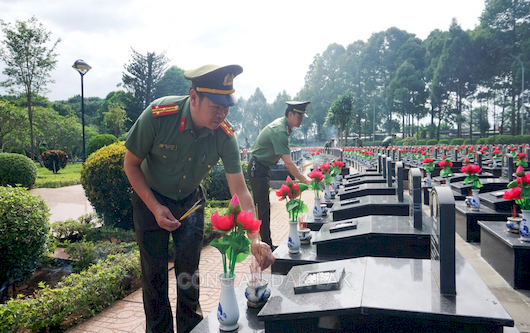 Phòng Công tác chính trị tổ chức các hoạt động tri ân nhân kỷ niệm 78 năm Ngày thương binh, liệt sĩ