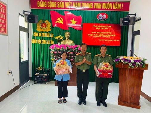 Bệnh viện số 1 Công an tỉnh tổ chức sinh hoạt chính trị nhân kỷ niệm 78 năm Ngày Thương binh - Liệt sĩ (27/7/1947 - 27/7/2025)