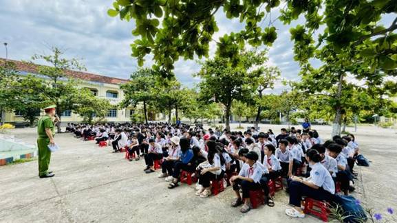 Công an phường Tuy Hòa mở cao điểm tuyên truyền pháp luật về an ninh, trật tự