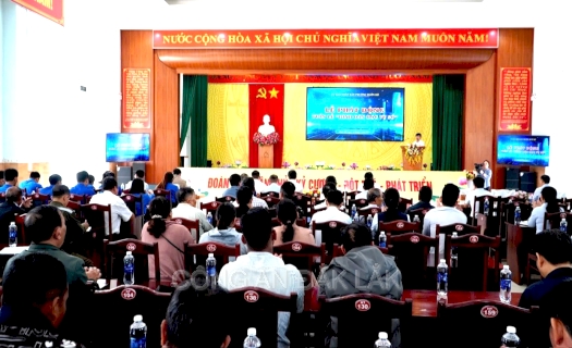 Công an phường Buôn Hồ tích cực hưởng ứng phong trào “bình dân học vụ số”