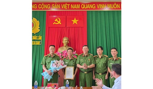 Công an xã Ea Kar được Giám đốc Công an tỉnh gửi thư khen về thành tích nổi bật trong cao điểm tấn công, trấn áp tội phạm