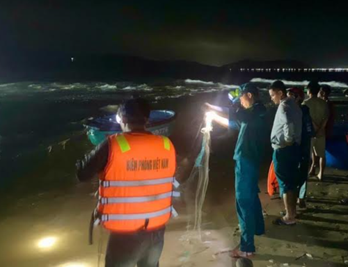 Xuân Đài: Cẩn trọng khi tắm biển mùa mưa bão