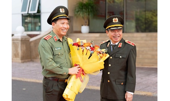 Thứ trưởng Lê Văn Tuyến dự và chỉ đạo Hội nghị tổng kết công tác tại Công an tỉnh Đắk Lắk