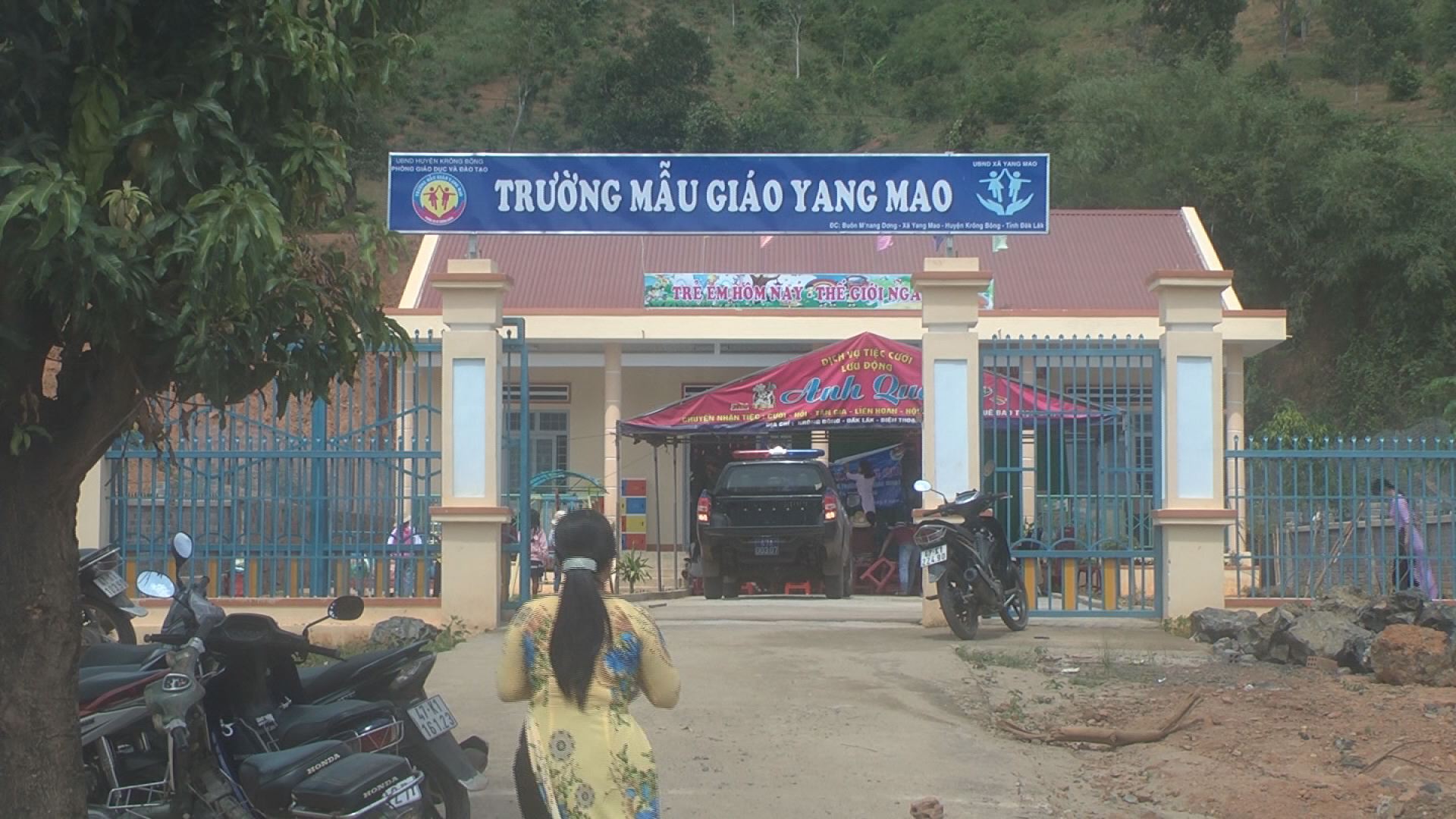 Xây bếp ăn tình thương cho học sinh nghèo xã Yang Mao.