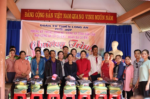 Lan tỏa yêu thương, chia sẻ một phần khó khăn với đồng bào tại xã Cư Êwi, huyện Cư Kuin