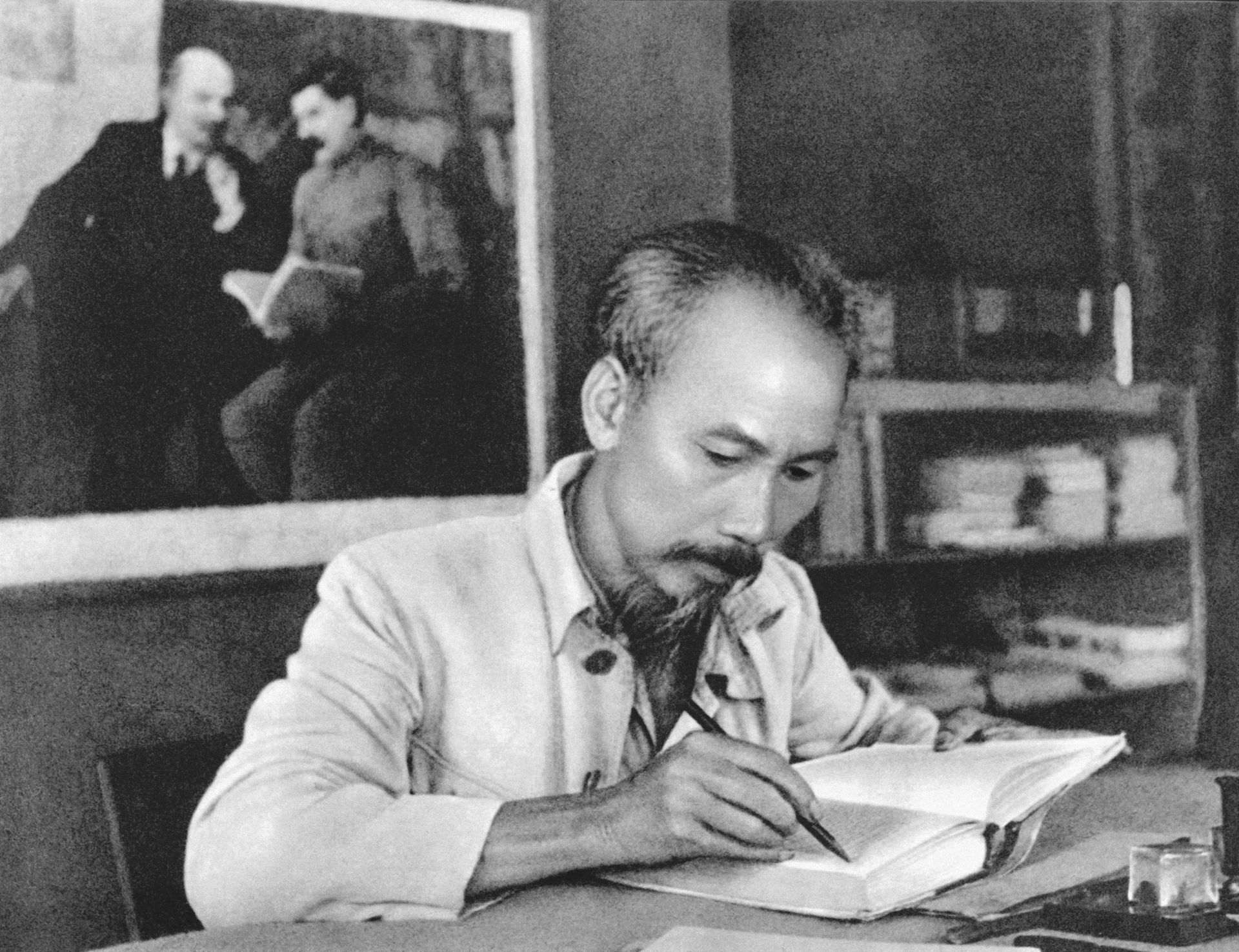 Vận dụng tư tưởng Hồ Chí Minh để tăng cường công tác kiểm tra, giám sát trong tình hình mới