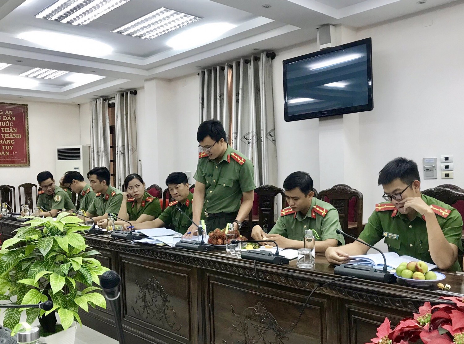 Các đại biểu tham gia góp ý dự thảo văn kiện Đại hội Đảng các cấp