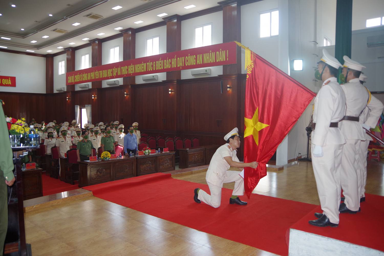 Đồng chí thượng tá Đào Như Sâm, Trưởng phòng An mạng và phòng, chống tội phạm sử dụng công nghệ cao