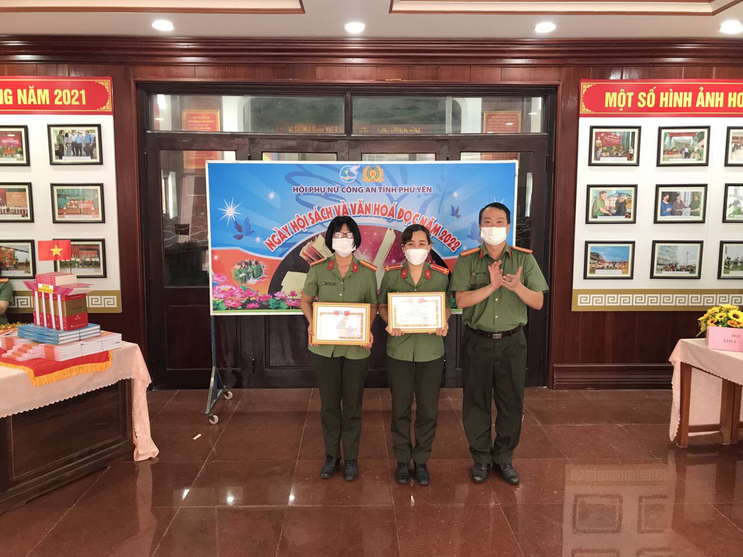 giai kk trung bay sach