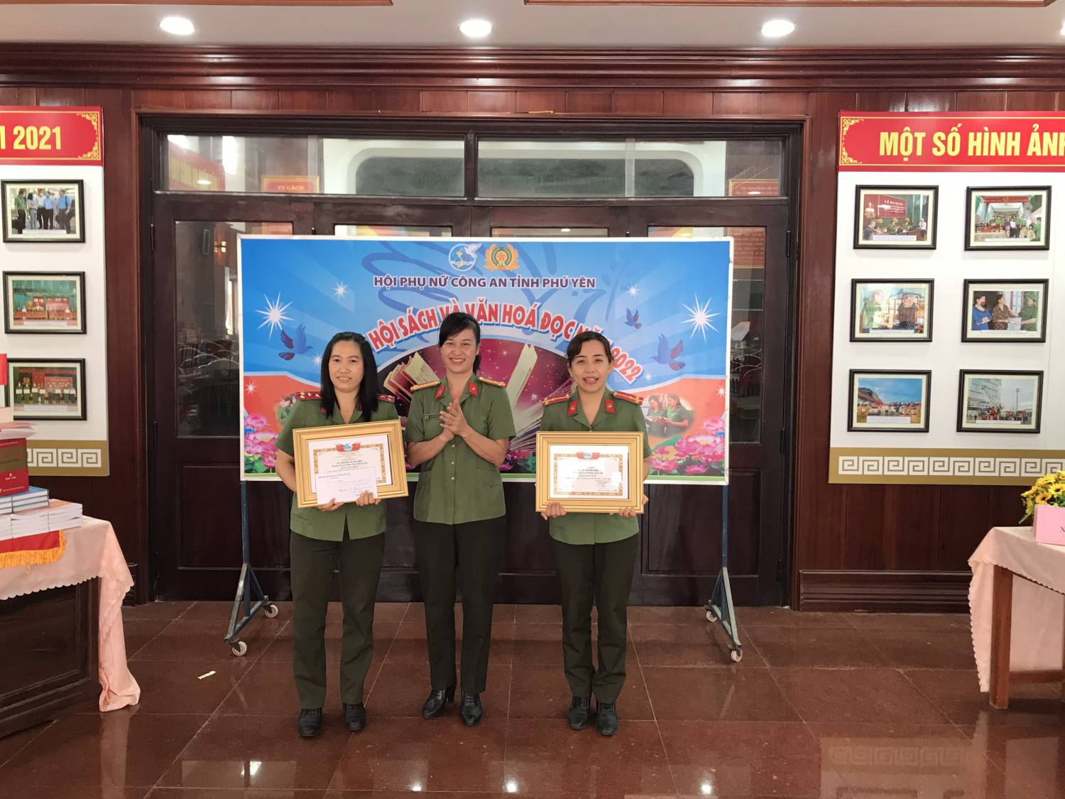 giai nhat trung bay sach