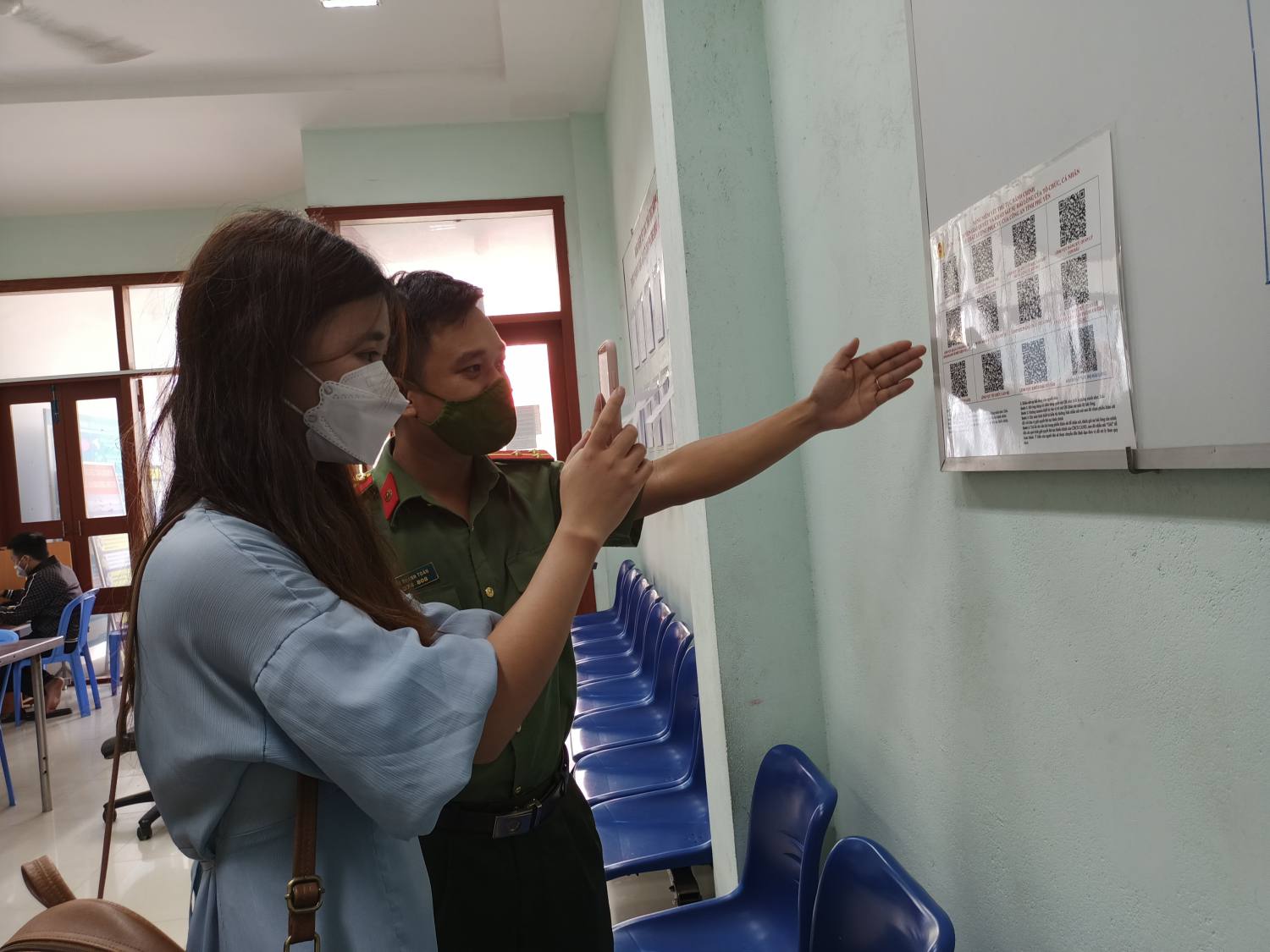 cb phong qlxnc huong dan cong dan quet ma qr code