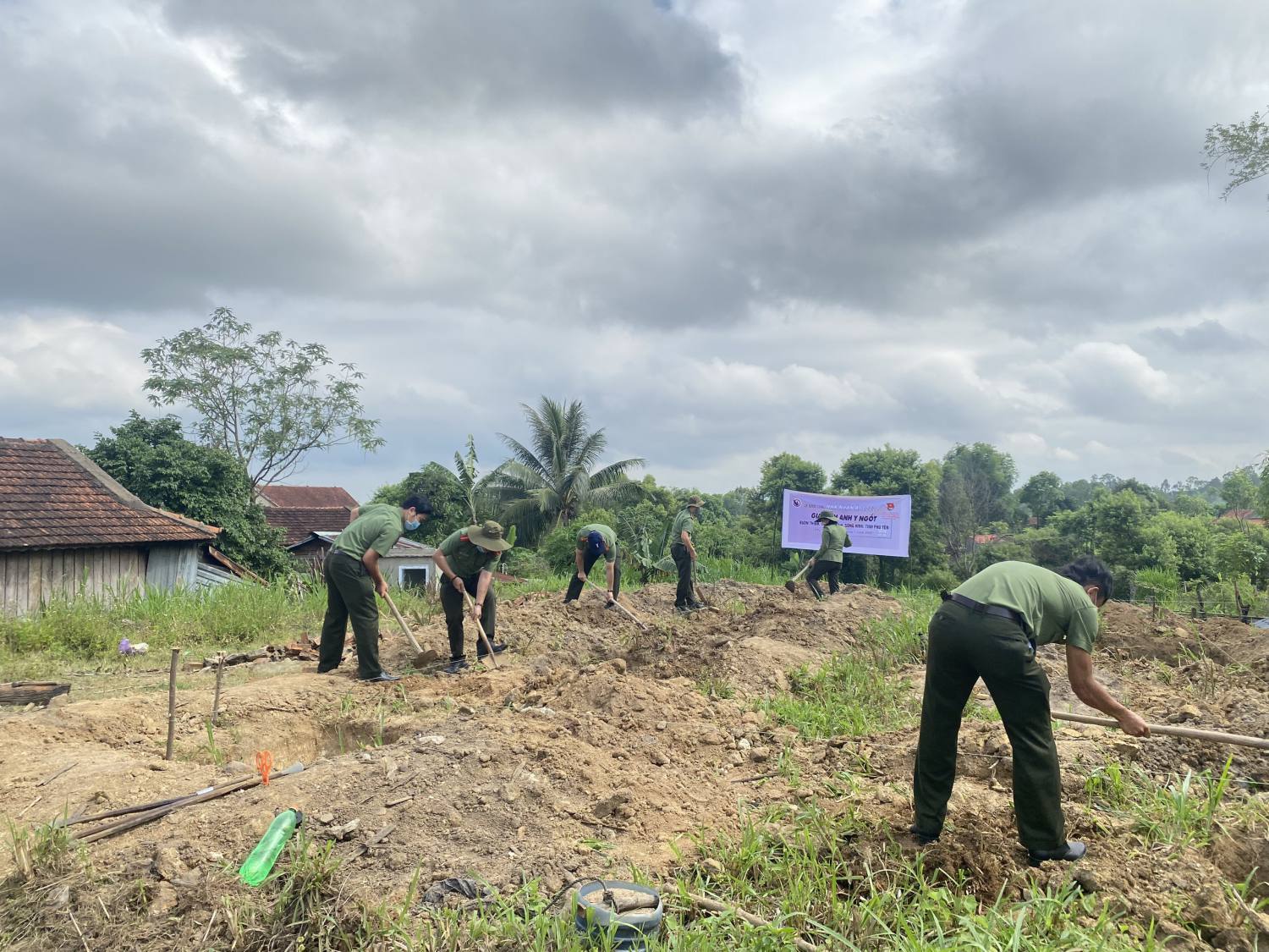 mot so hinh anh trong le khoi cong nha nhan ai 4