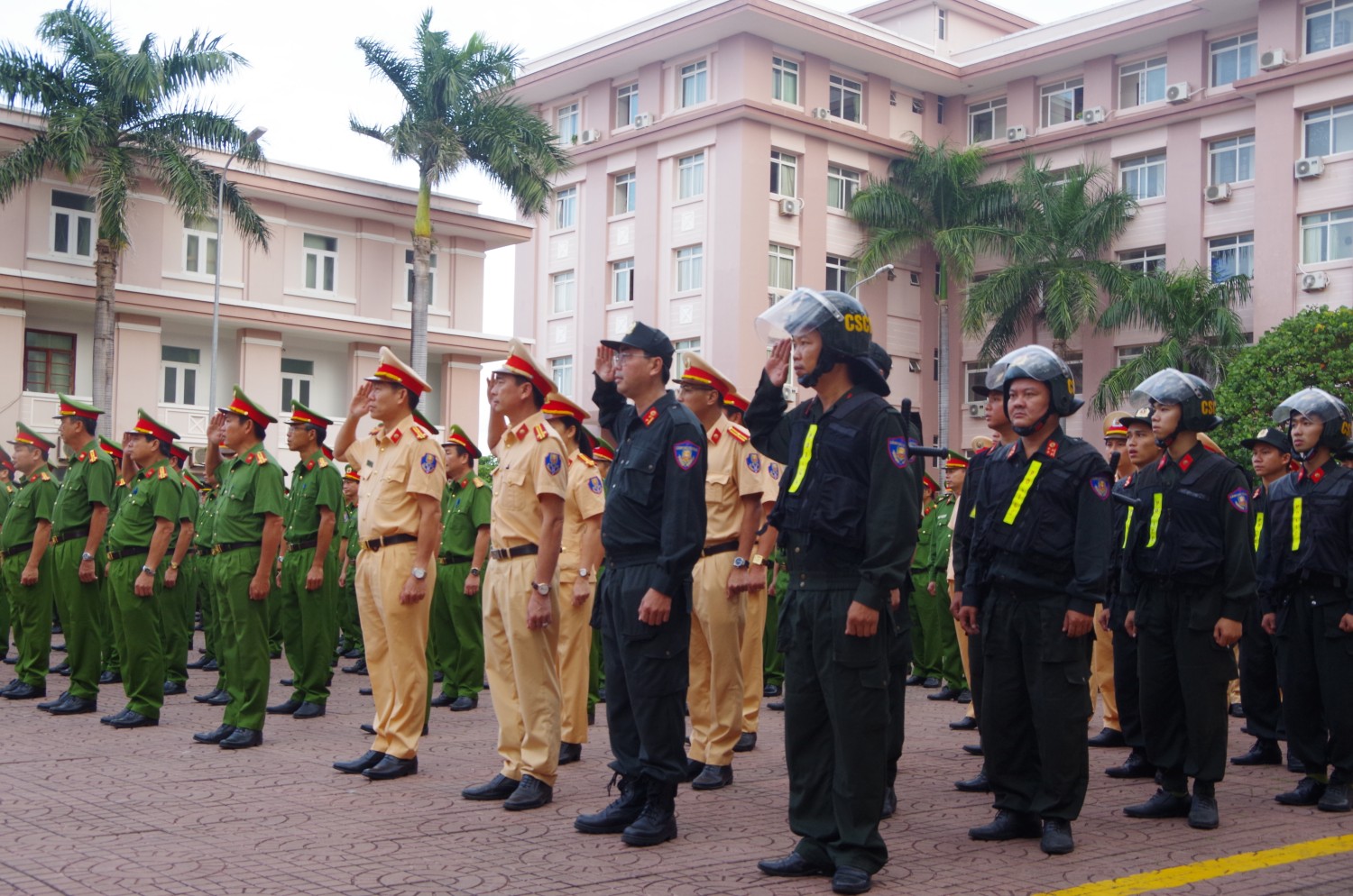 3 Toàn cảnh lễ ra quân