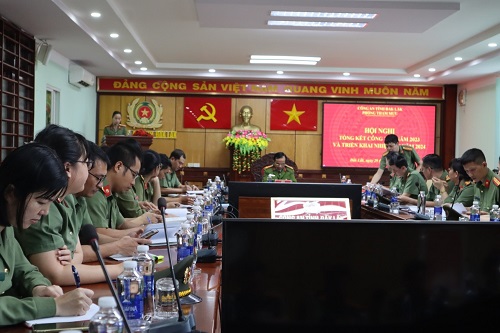 Toàn cảnh hội nghị