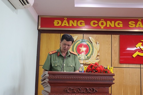 Đ/c Thượng tá Nguyễn Hoành Giang – Ủy viên Ban thường vụ, Phó Trưởng phòng Tham mưu trình bày báo cáo