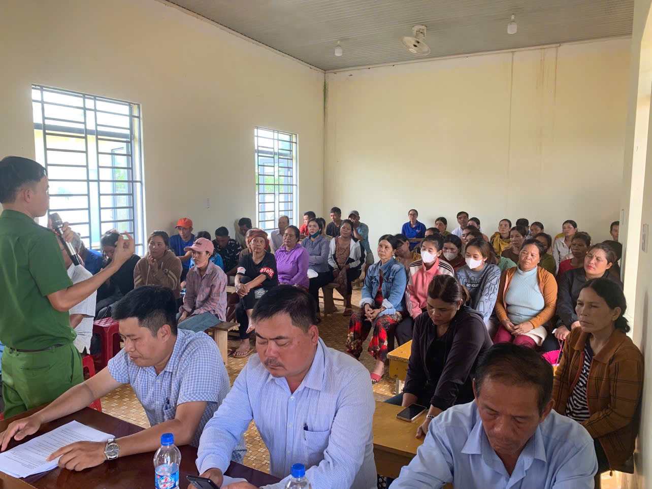 Công an xã Dur Kmăl, huyện Krông Ana tăng cường phối hợp tổ chức tuyên truyền, giáo dục PBPL cho học sinh, quần chúng Nhân dân trên địa bàn xã