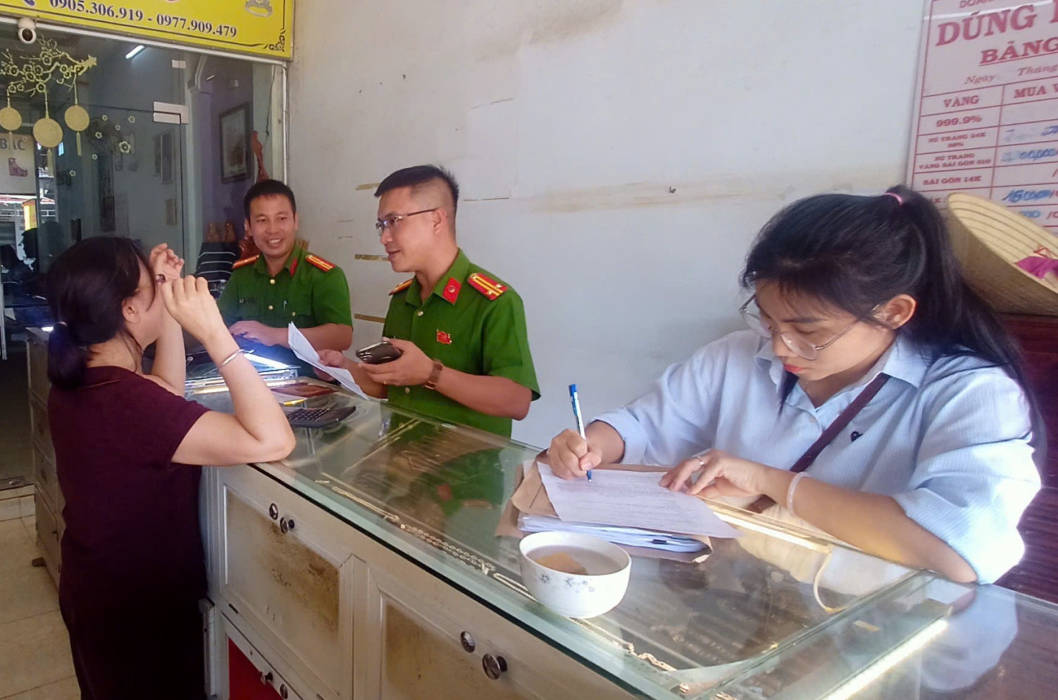 Tăng cường phòng, chống tội phạm cướp, trộm cắp tài sản tại ngân hàng, tiệm vàng