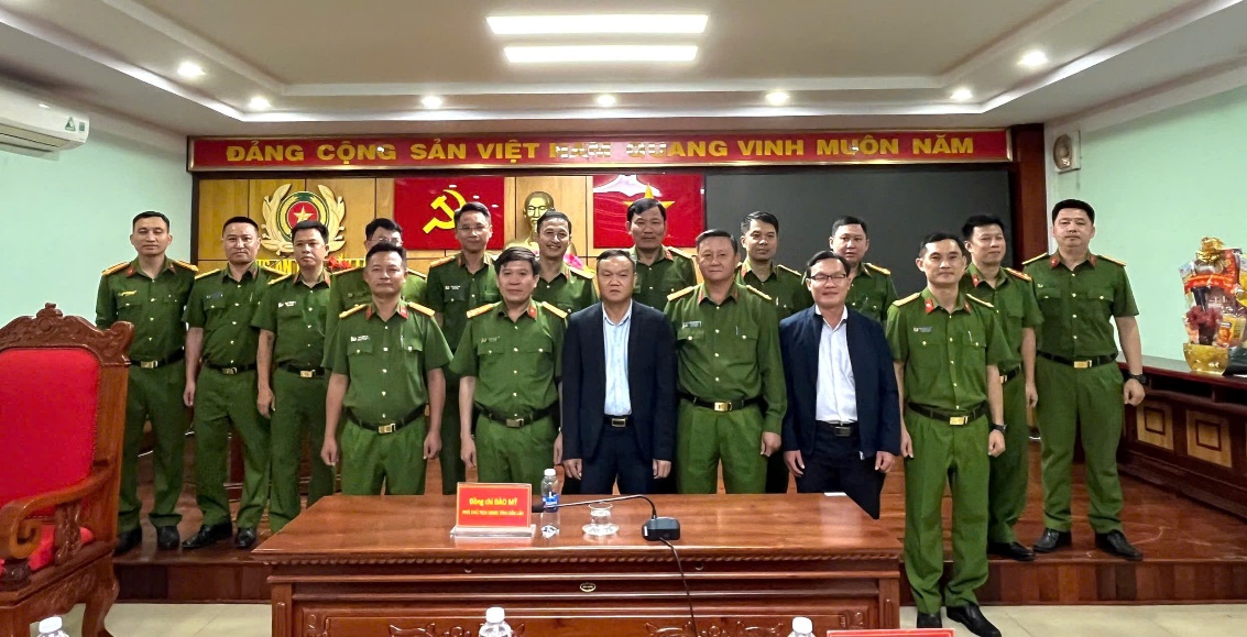 Đồng chí Đào Mỹ, Phó Chủ tịch UBND tỉnh thăm, làm việc với lực lượng Cảnh sát kinh tế Công an tỉnh Đắk Lắk