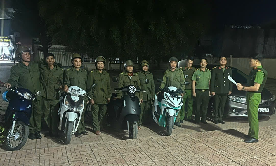 Công an thành phố Ea Knop đang tăng cường tuần tra để đảm bảo an ninh trong dịp diễn ra sự kiện chính trị quan trọng của đất nước và ngày hội lớn của toàn dân.