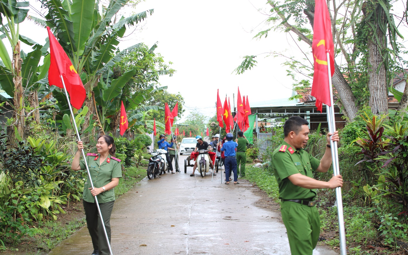 'A group of people holding flags
 AI-generated content may be incorrect.'
