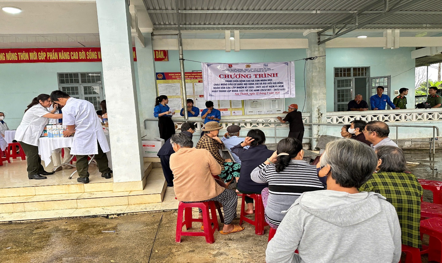 'A group of people in a room
 AI-generated content may be incorrect.'