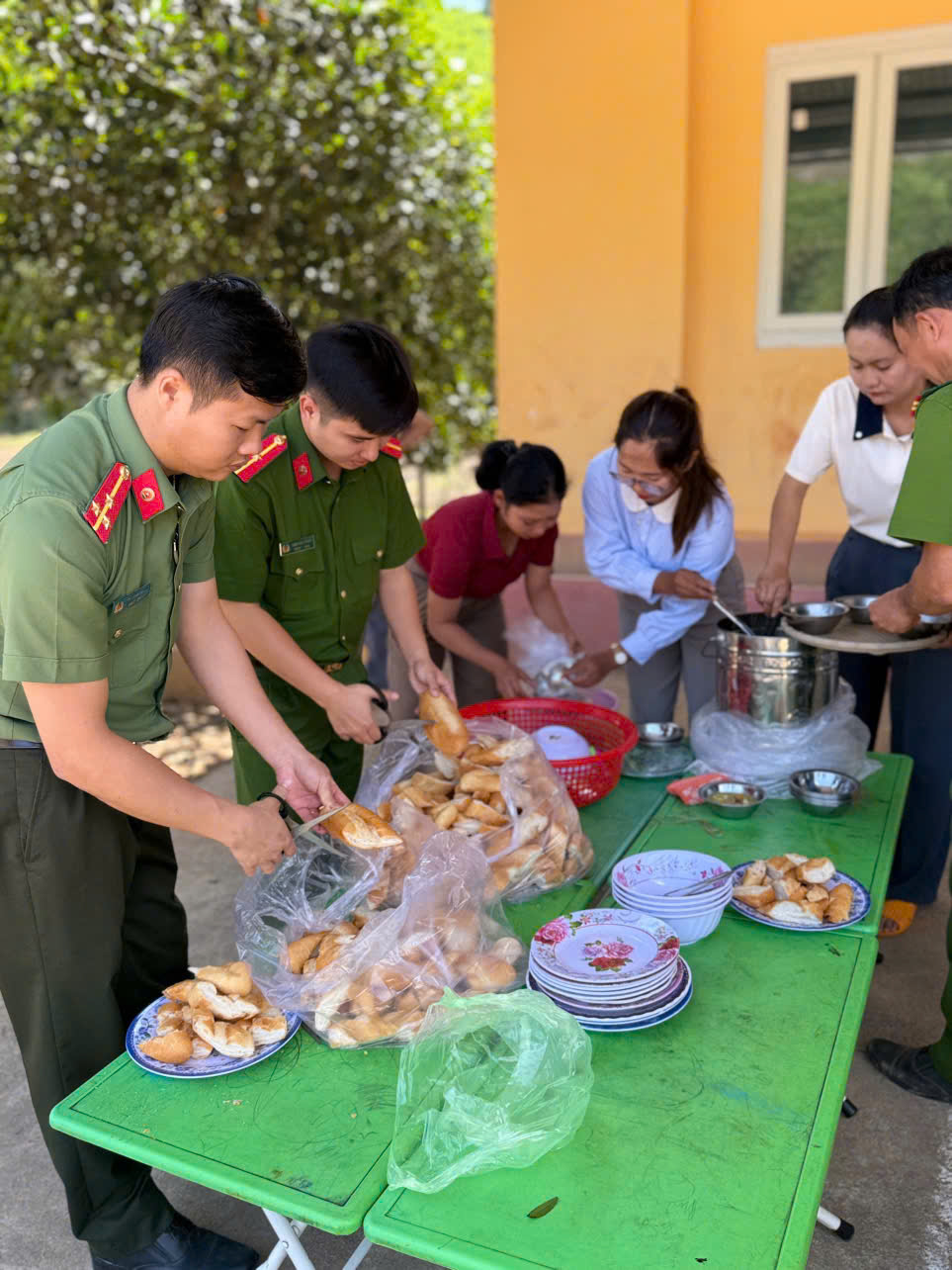 'A group of people in uniform
AI-generated content may be incorrect.'