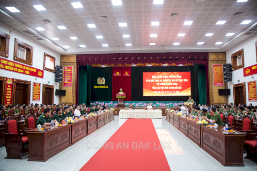 Bộ trưởng Bộ Quốc phòng Phan Văng Giang thăm và làm việc với Công an tỉnh Đắk Lắk