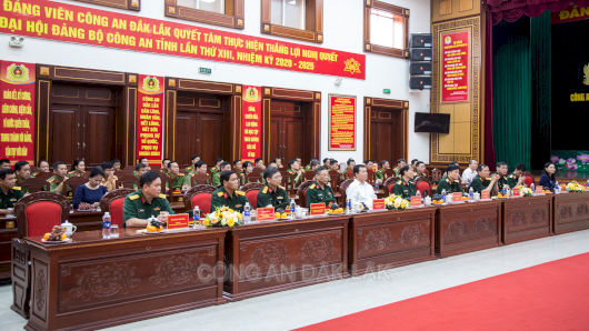 Bộ trưởng Bộ Quốc phòng Phan Văng Giang thăm và làm việc với Công an tỉnh Đắk Lắk