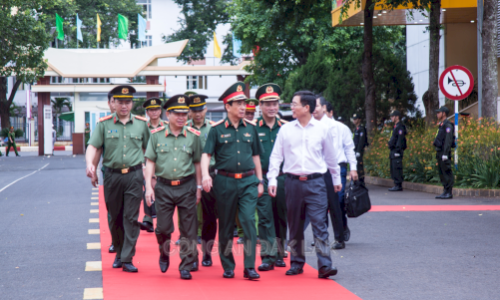 Bộ trưởng Bộ Quốc phòng Phan Văng Giang thăm và làm việc với Công an tỉnh Đắk Lắk